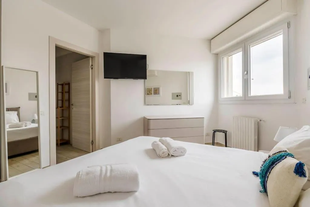 Brand New 3 Bedrooms Apartment In Navigli Area Milan