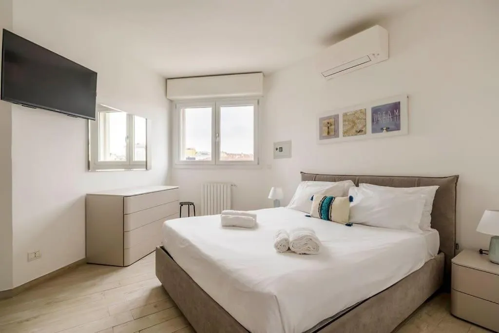 Brand New 3 Bedrooms Apartment In Navigli Area Milan
