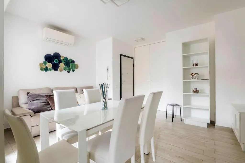 Brand New 3 Bedrooms Apartment In Navigli Area Milan